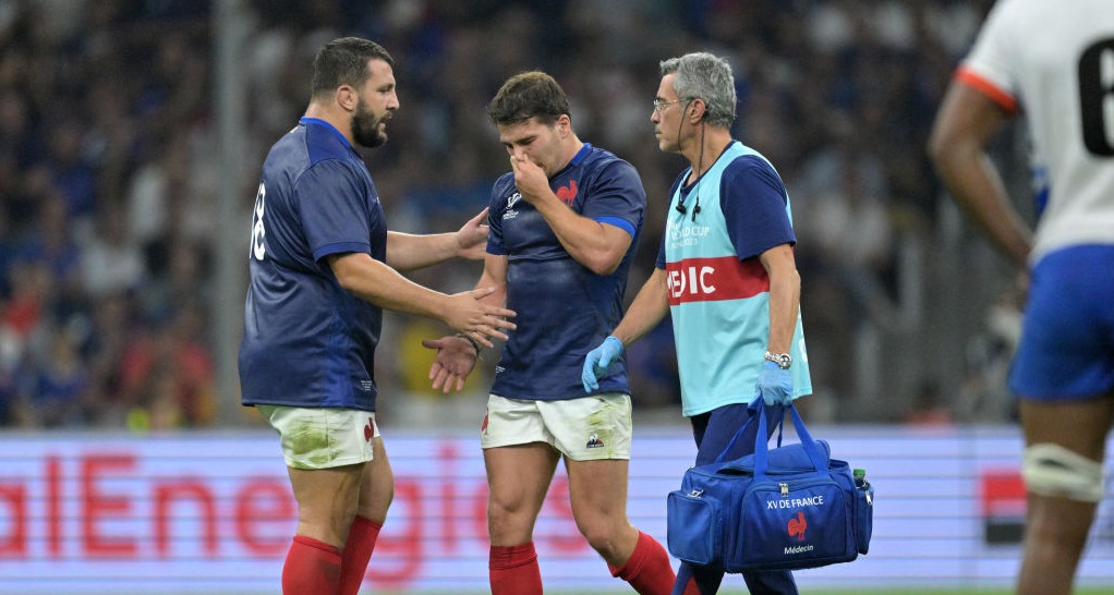 Early Antoine Dupont prognosis not looking good for France
