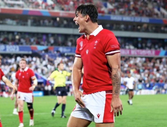 ‘It was absolutely brutal’: Louis Rees-Zammit relieved after Wales’ opening win