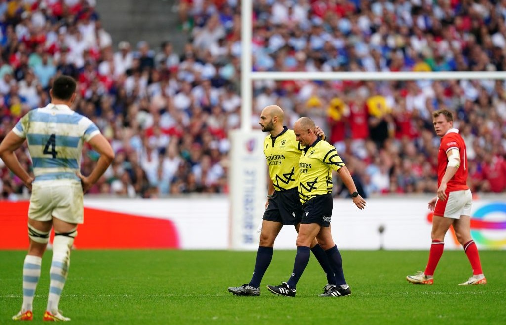 C’est la deuxième fois qu’un arbitre est remplacé en Coupe du Monde de Rugby