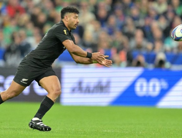 Mo’unga thought he did a ‘good job’ at halfback until de Groot’s feedback