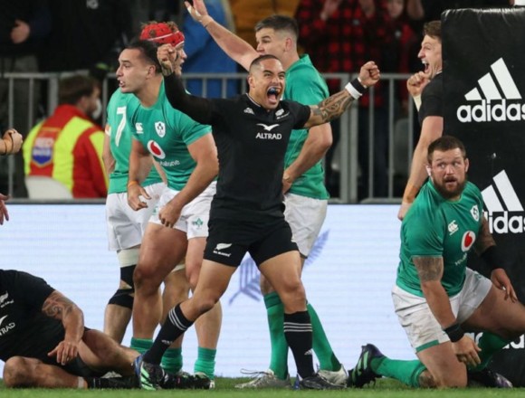 All Black Aaron Smith on ‘the weight of the past’ ahead of Ireland clash
