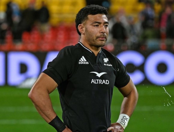 Mo’unga vs Sexton: ‘A true honour and privilege to match up against him’