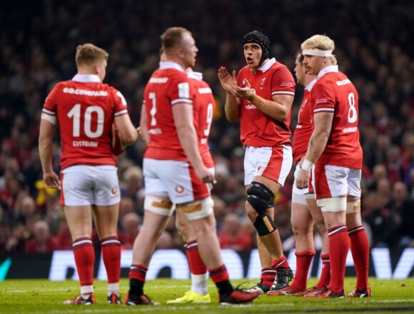 Fans perplexed as Wales turn ‘worst performance in Welsh rugby history’ into heroic loss