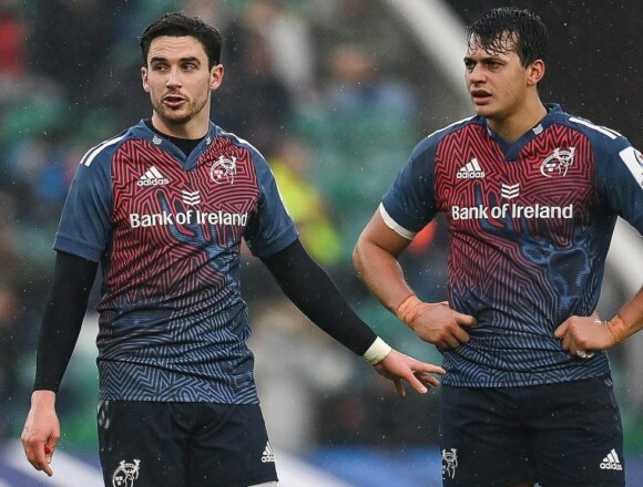 Carbery converts all six tries as Munster power past Scarlets