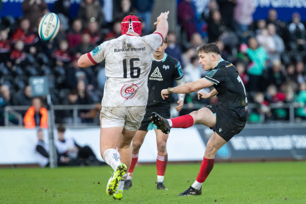 Dan Edwards snatches victory for Ospreys over Ulster with last-minute drop-goal