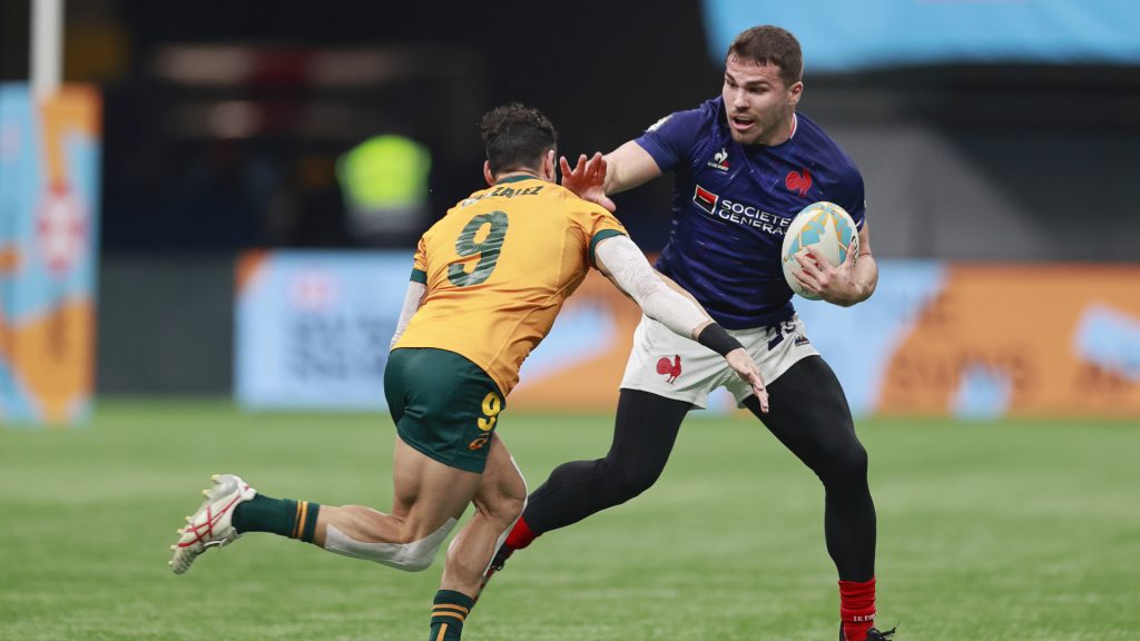 Watch: Antoine Dupont blitzes Australia to score first SVNS Series try
