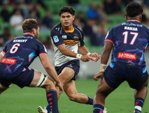 ‘Me being too emotional’: Noah Lolesio puts Carter talk to bed after Brumbies win