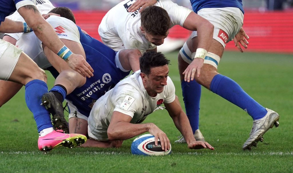 England survive as Italy fall off half time lead in Rome